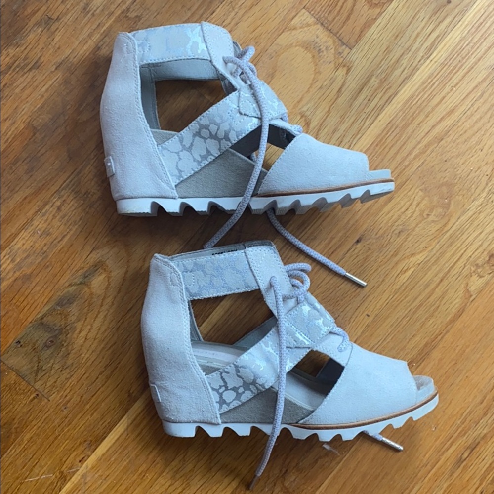 SOREL SUEDE WEDGES